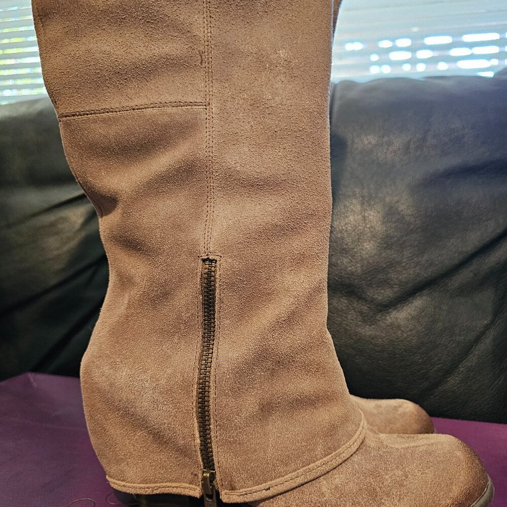 VERY COOL FERGIE KEATHER BOOTS